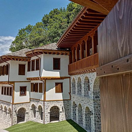 Guest Mansion, Гостински Палат Rostusa エクステリア 写真