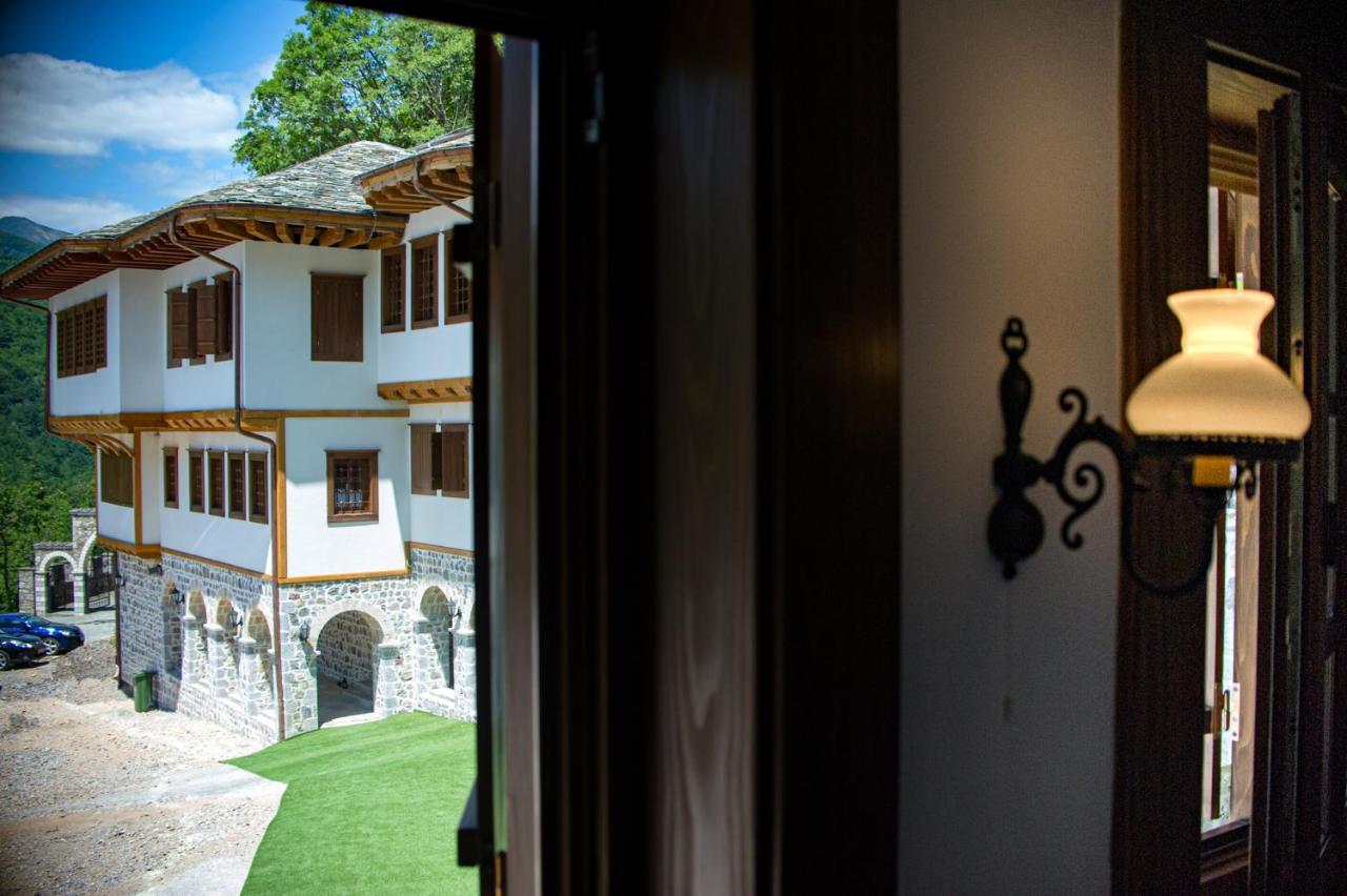 Guest Mansion, Гостински Палат Rostusa エクステリア 写真