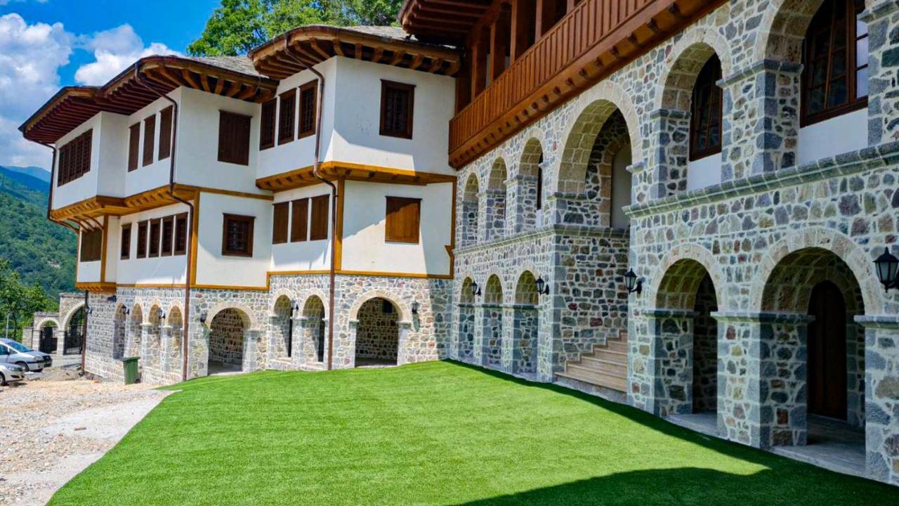 Guest Mansion, Гостински Палат Rostusa エクステリア 写真
