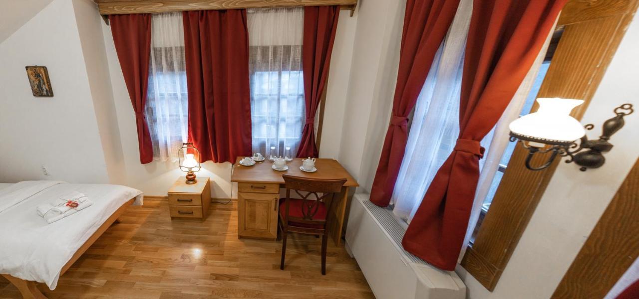 Guest Mansion, Гостински Палат Rostusa エクステリア 写真